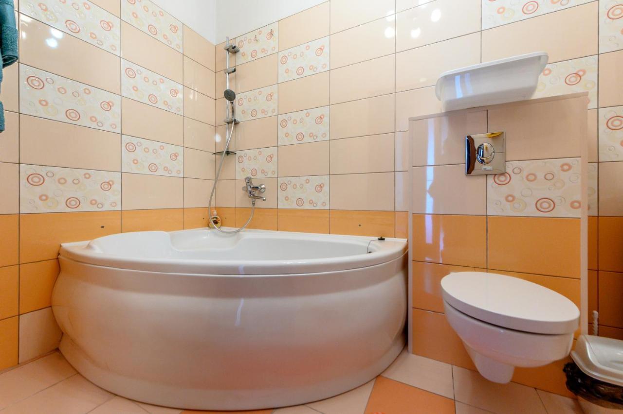 Happy Time Apartment Odesa Exterior foto