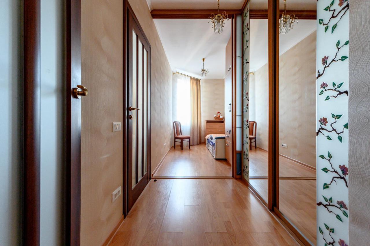 Happy Time Apartment Odesa Exterior foto
